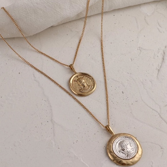 Jewelry - Coin Pendant Vintage Double Chain Layered Necklace